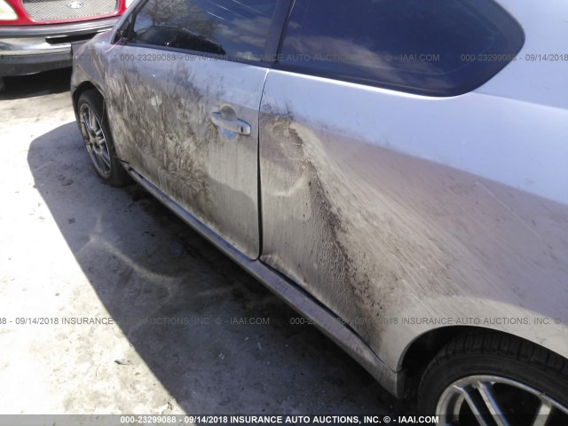 JTKDE177X50013768 - 2005 TOYOTA SCION TC 灰色 照片 6