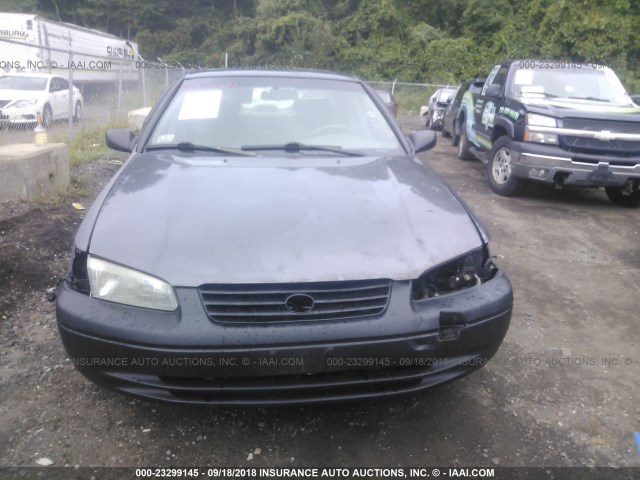 4T1BG22K2XU535103 - 1999 TOYOTA CAMRY CE/LE/XLE შავი ფოტო 6