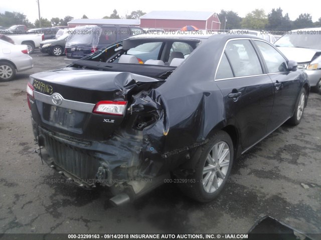 4T1BF1FK3CU073944 - 2012 TOYOTA CAMRY SE/LE/XLE BLACK photo 4