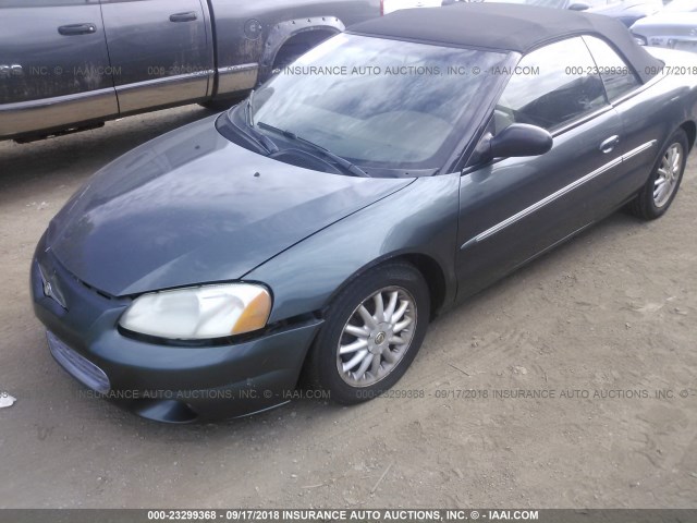 1C3EL55R82N103906 - 2002 CHRYSLER SEBRING LXI GRAY photo 2