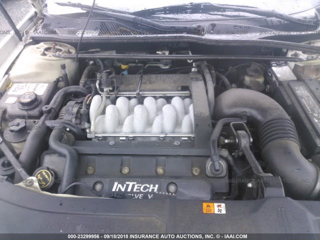 1LNHM97V21Y627083 - 2001 LINCOLN CONTINENTAL  白色 照片 10