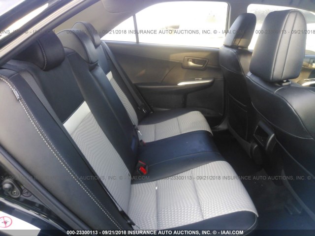 4T1BF1FK2CU155986 - 2012 TOYOTA CAMRY SE/LE/XLE შავი ფოტო 8