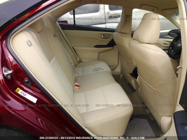 4T1BF1FK8HU633223 - 2017 TOYOTA CAMRY LE/XLE/SE/XSE 勃艮第红 照片 8