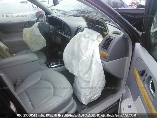 1LNHM97V82Y693168 - 2002 LINCOLN CONTINENTAL  Бордовый фото 5