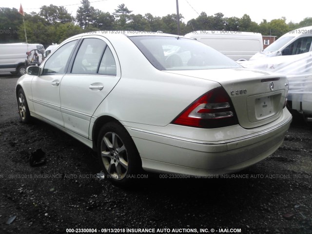 WDBRF92H47F897746 - 2007 MERCEDES-BENZ C 280 4MATIC WHITE photo 3