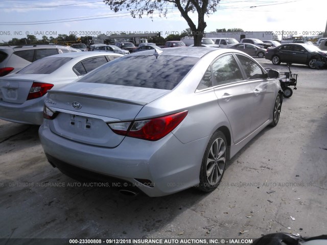 5NPEC4AC0EH843641 - 2014 HYUNDAI SONATA SE/LIMITED SILVER photo 4