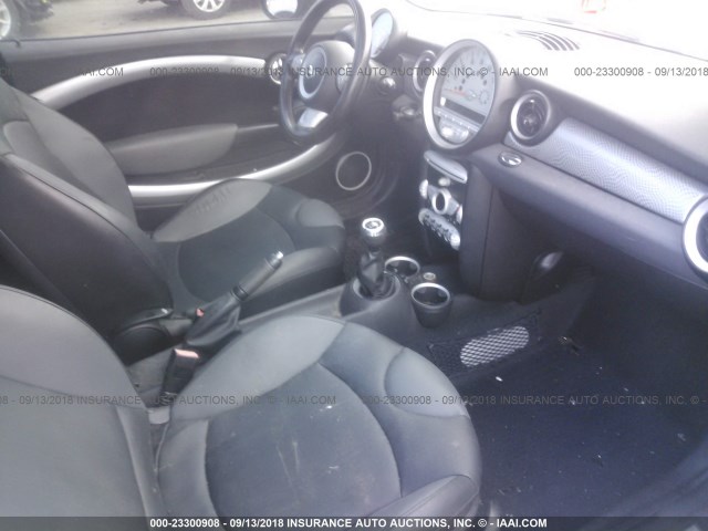 WMWMM33559TP75031 - 2009 MINI COOPER S CLUBMAN BLACK photo 5