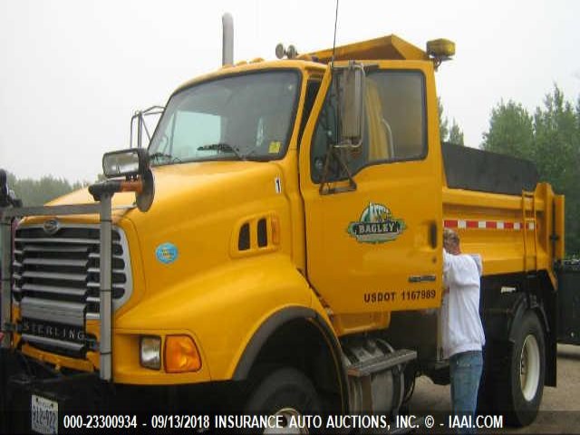 2FZAAWBS99AAC7932 - 2009 STERLING TRUCK L PLOW TRUCK.  NO PLOW 8500 YELLOW photo 2