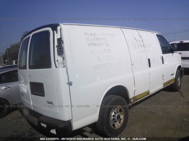 1GTGG25VX61246843 - 2006 GMC SAVANA G2500 WHITE photo 4