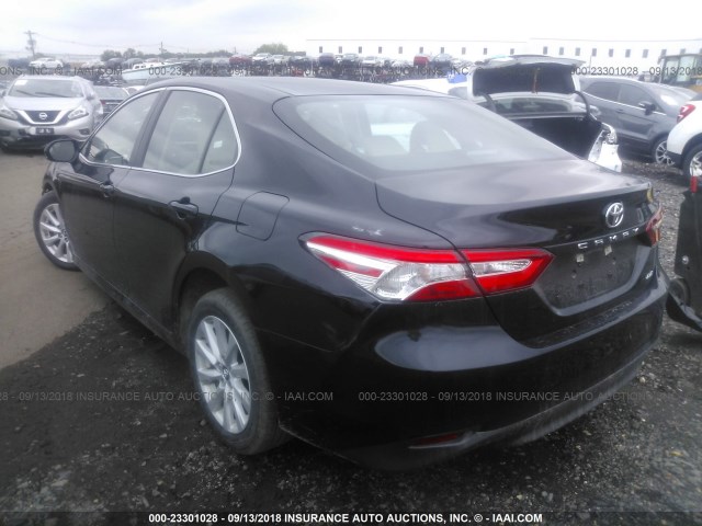 4T1B11HKXJU628042 - 2018 TOYOTA CAMRY L/LE/XLE/SE/XSE BLACK photo 3