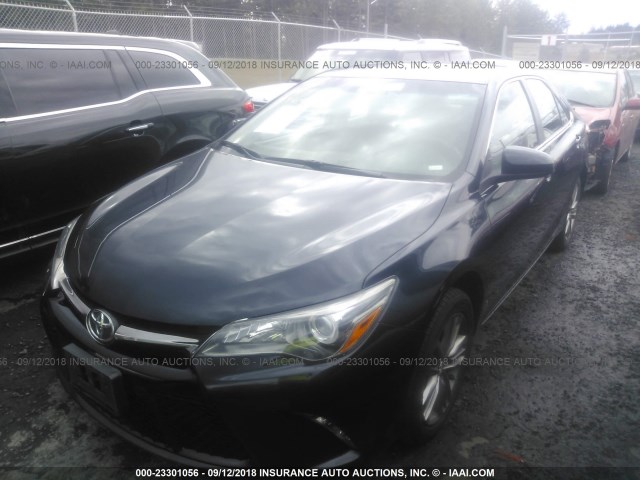4T1BF1FKXGU221156 - 2016 TOYOTA CAMRY LE/XLE/SE/XSE 海军蓝 照片 2