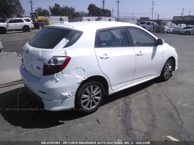 2T1KU4EEXAC460296 - 2010 TOYOTA COROLLA MATRIX  WHITE photo 4