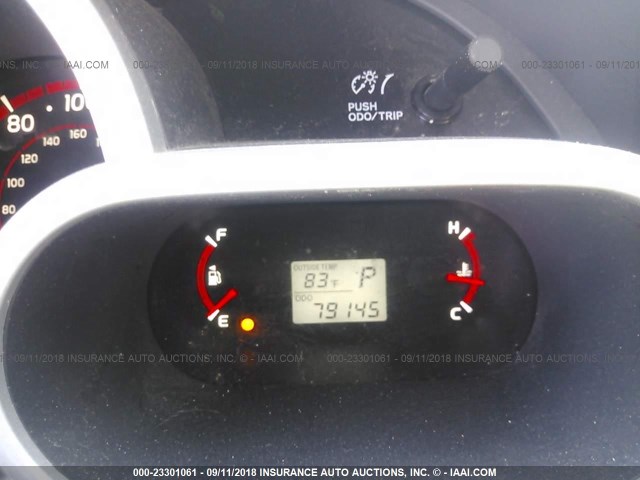 2T1KU4EEXAC460296 - 2010 TOYOTA COROLLA MATRIX  WHITE photo 7