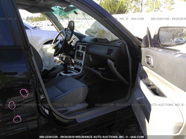 JF1SG65674H762212 - 2004 SUBARU FORESTER 2.5XS Қара фото 5