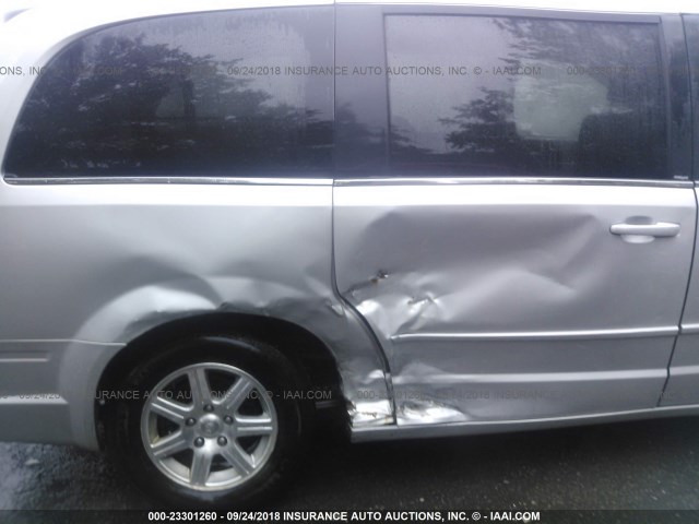 2A8HR54P48R790863 - 2008 CHRYSLER TOWN & COUNTRY TOURING SILVER photo 6