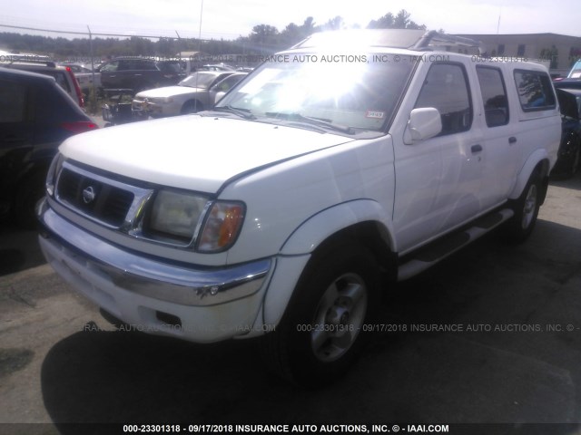 1N6ED27T5YC411715 - 2000 NISSAN FRONTIER CREW CAB XE/CREW CAB SE WHITE photo 2