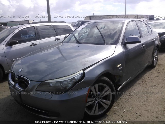 WBANV1C50AC159571 - 2010 BMW 528 XI SILVER photo 2