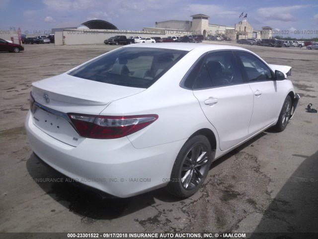 4T1BF1FK6HU325726 - 2017 TOYOTA CAMRY LE/XLE/SE/XSE 白色 照片 4