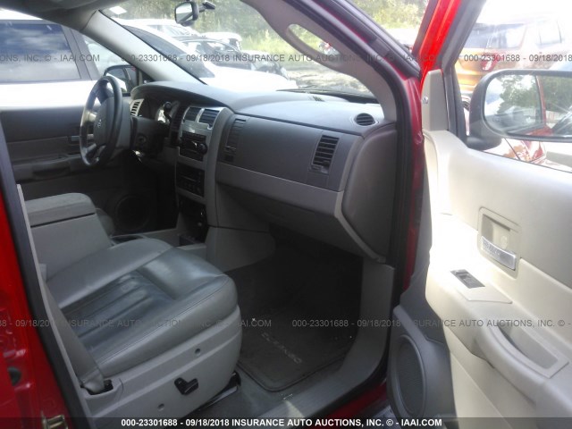 1D4HD58D54F136285 - 2004 DODGE DURANGO LIMITED RED photo 5