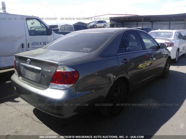 4T1BE32K05U511116 - 2005 TOYOTA CAMRY LE/XLE/SE Сұр фото 4