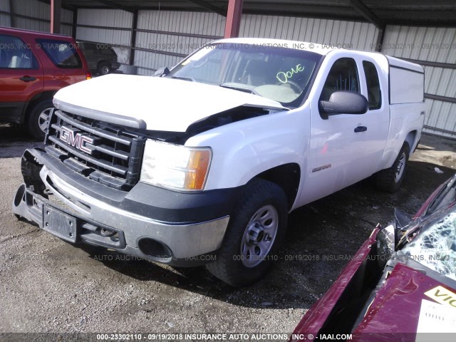 2GTEK19C391135042 - 2009 GMC SIERRA K1500 WHITE photo 2