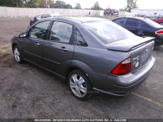 1FAFP38Z25W259917 - 2005 FORD FOCUS ZX4 ST GRAY photo 3