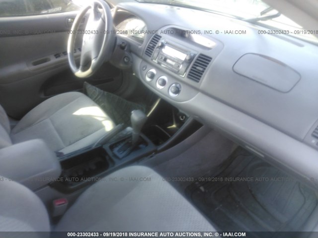 4T1BE32K23U141929 - 2003 TOYOTA CAMRY LE/XLE/SE GRAY photo 5