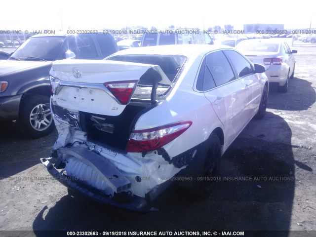 4T1BF1FK8FU045688 - 2015 TOYOTA CAMRY LE/XLE/SE/XSE 白色 照片 4