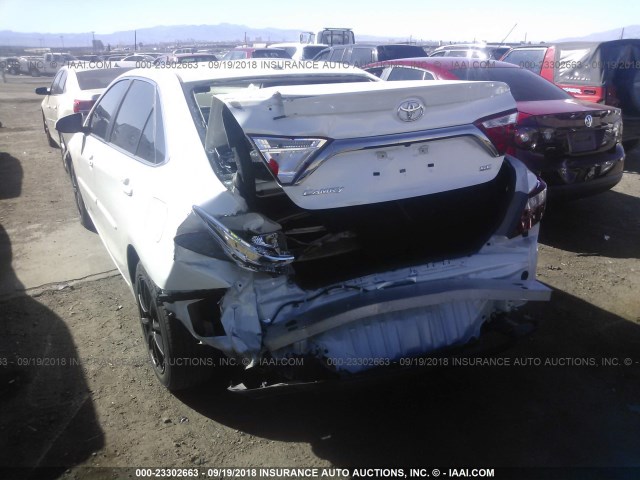 4T1BF1FK8FU045688 - 2015 TOYOTA CAMRY LE/XLE/SE/XSE 白色 照片 6