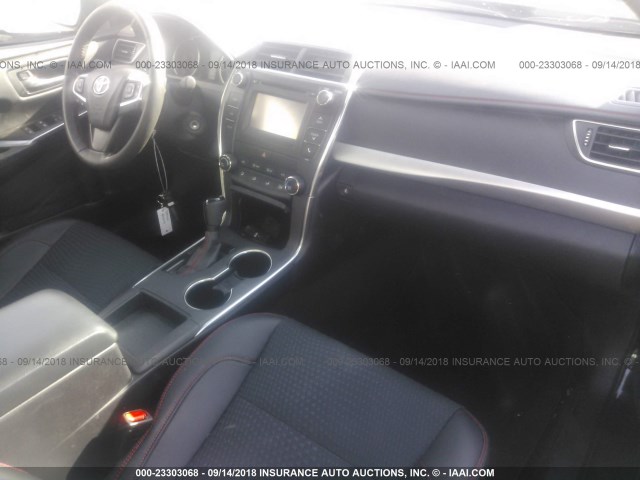 4T1BF1FK1FU110364 - 2015 TOYOTA CAMRY LE/XLE/SE/XSE 黑色 照片 5