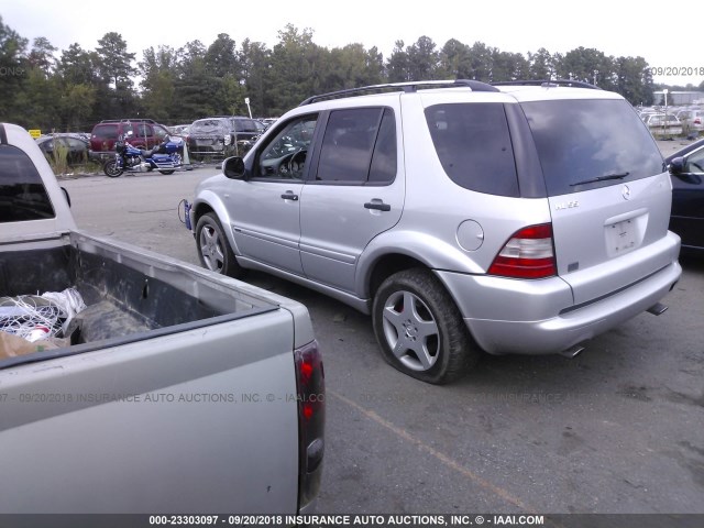 4JGAB74E81A259016 - 2001 MERCEDES-BENZ ML 55 SILVER photo 3