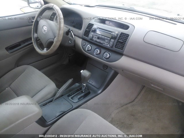 4T1BE30K65U520583 - 2005 TOYOTA CAMRY LE/XLE/SE GOLD photo 5