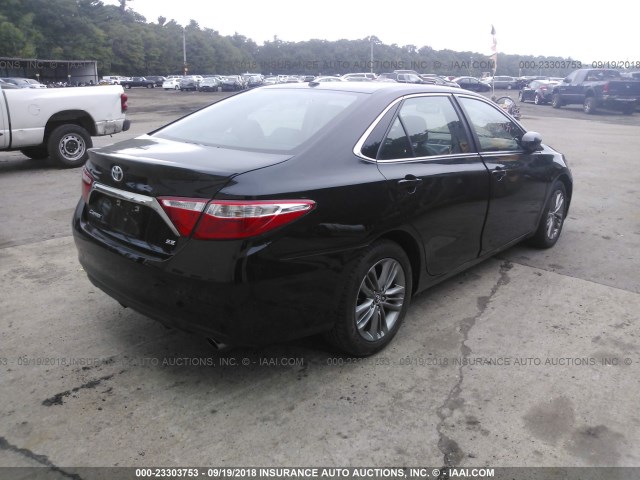 4T1BF1FK9FU076450 - 2015 TOYOTA CAMRY LE/XLE/SE/XSE 黑色 照片 4