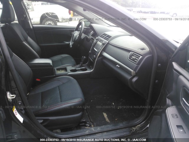4T1BF1FK9FU076450 - 2015 TOYOTA CAMRY LE/XLE/SE/XSE 黑色 照片 5