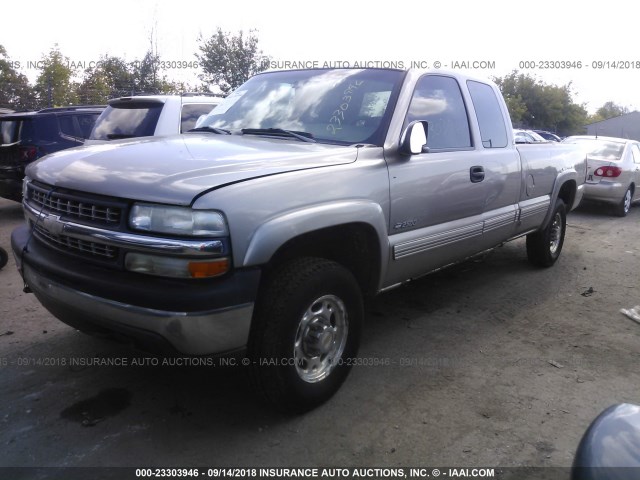 1GCGK29U4YE334007 - 2000 CHEVROLET SILVERADO K2500 GRAY photo 2