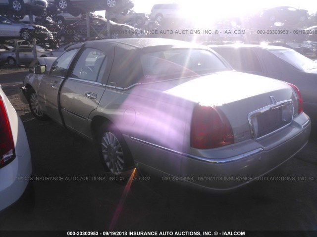 1LNHM81W14Y686769 - 2004 LINCOLN TOWN CAR EXECUTIVE/SIGNATURE ოქროსფერი ფოტო 3