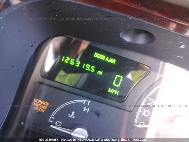 1LNHM81W14Y686769 - 2004 LINCOLN TOWN CAR EXECUTIVE/SIGNATURE ოქროსფერი ფოტო 7