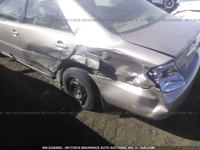 4T1BE32K52U047073 - 2002 TOYOTA CAMRY LE/XLE/SE 棕色 照片 6