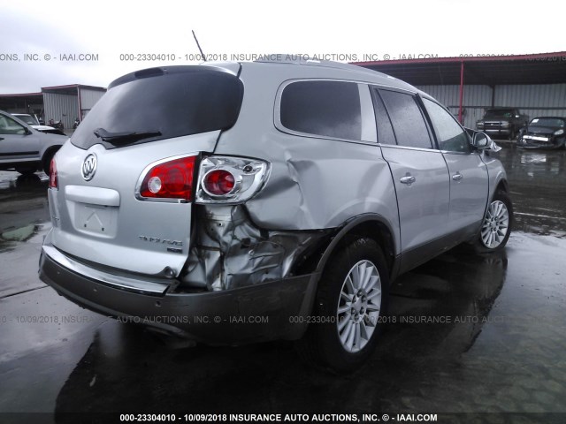 5GALRBED7AJ122054 - 2010 BUICK ENCLAVE CXL SILVER photo 4