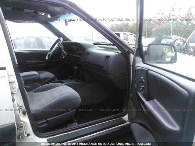 1J4GZ58S4WC263200 - 1998 JEEP GRAND CHEROKEE LAREDO/TSI WHITE photo 5