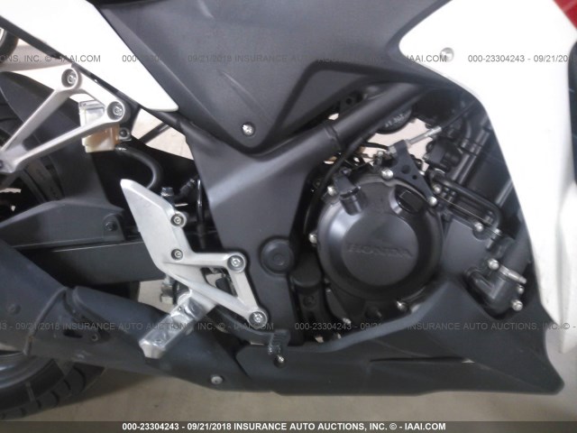 MLHMC4104D5304419 - 2013 HONDA CBR250 R WHITE photo 8