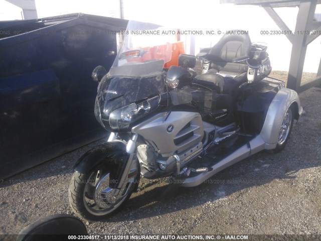 JH2SC68G9CK003810 - 2012 HONDA GL1800 SILVER photo 2