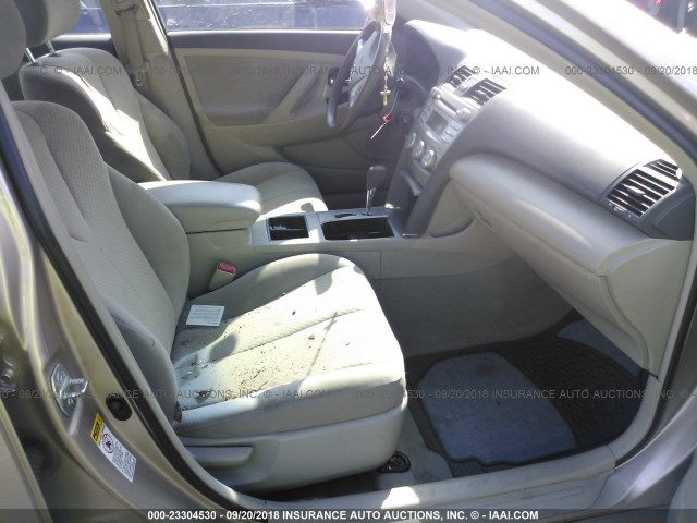 4T4BE46K58R042132 - 2008 TOYOTA CAMRY CE/LE/XLE/SE GOLD photo 5