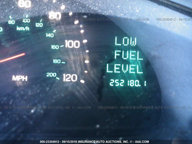 1LNLM97V9VY686146 - 1997 LINCOLN CONTINENTAL  Կանաչ լուսանկար 7