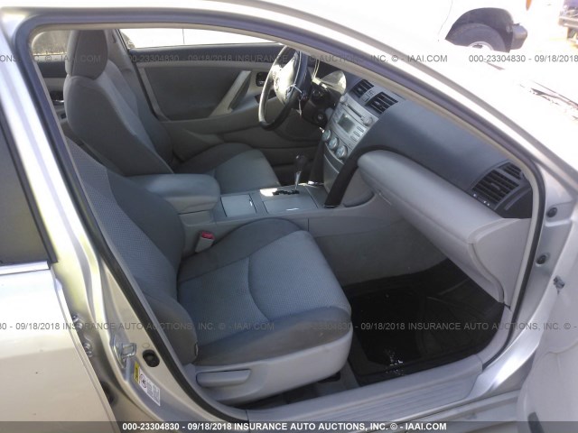 4T1BE46K79U795480 - 2009 TOYOTA CAMRY SE/LE/XLE SILVER photo 5