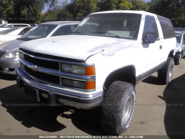 1GNEK18K9RJ303515 - 1994 CHEVROLET BLAZER K1500 WHITE photo 2