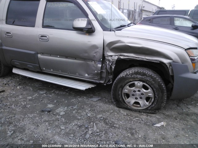 3GNEC13TX2G281111 - 2002 CHEVROLET AVALANCHE C1500 GRAY photo 6