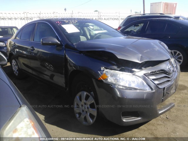 4T4BF3EKXBR212310 - 2011 TOYOTA CAMRY SE/LE/XLE 灰色 照片 1