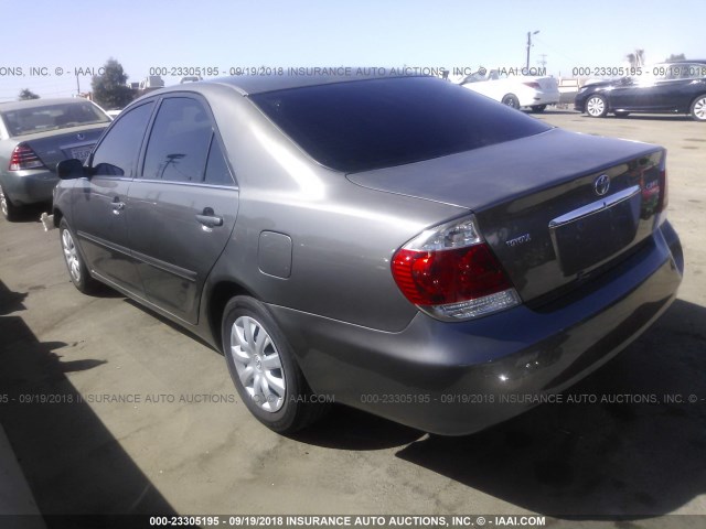 4T1BE32K35U548659 - 2005 TOYOTA CAMRY LE/XLE/SE Сұр фото 3