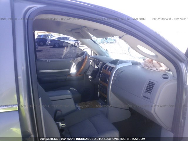 1A8HX58N98F136172 - 2008 CHRYSLER ASPEN LIMITED GRAY photo 5